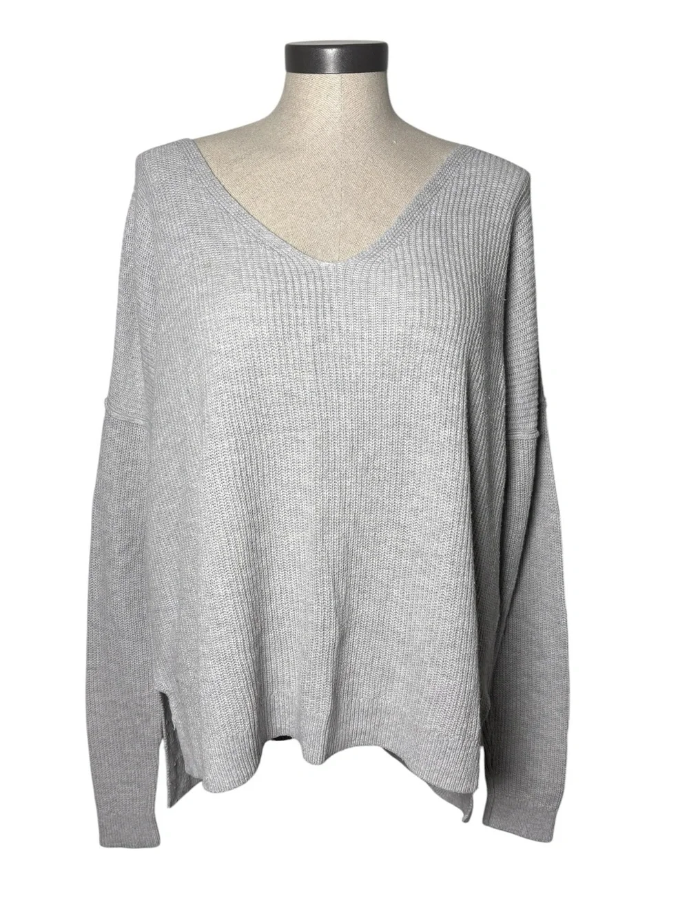 Abercrombie & Fitch Gray Ribbed Knit V Neck Oversized Sweater Women’s Large